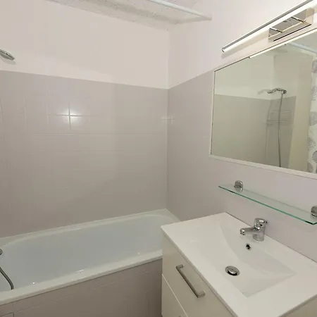 Au Lavandou, 4 Pers, Clim, Parking, Wifi - Fr-1-803-5 * لو لا فاندو